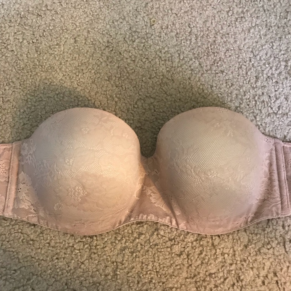 38C strapless Victoria’s Secret nude bra